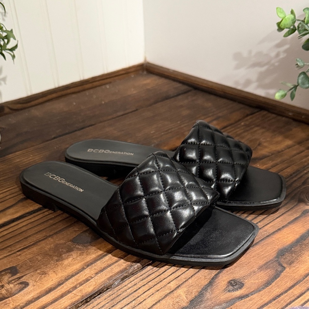 NWT BCBGeneration Laila Black Quilted Slide Sandals